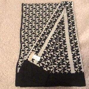 Black and white Michael Michael Kors scarf